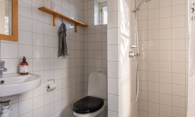 Vaxholm House | Vaxholm Harbour Bed: Family-Friendly with Breakfast Included