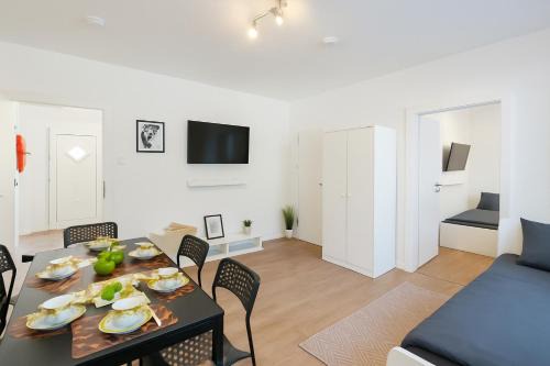 Aldenrade Apartment | VAZ Apartments DU01: Ideal for Workers with Top Amenities