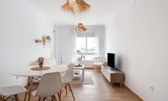 Barbate Apartment | Discover Family-Friendly Comfort at Vazquez Mella Barbate