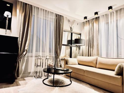 Kraslava House | VB Domum Hospitum: Pet-Friendly Hotel with Ocean Views