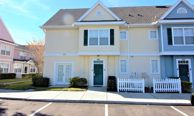 Venetian Bay Villages House | Discover Venetian Bay Wonders: Pool, Spa & Family-Friendly