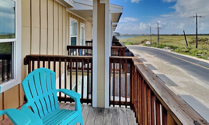 Corpus Christi House | Enjoy Catalina Island: Pet-Friendly Paradise with Pool & Spa