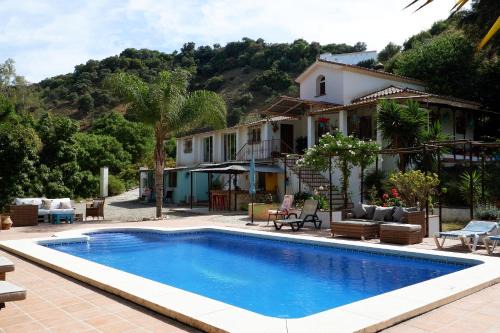 Coin Bed & Breakfast | Eco-Friendly Retreat at Vegan Guesthouse Finca Pereila