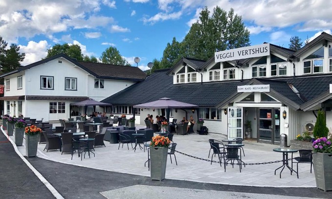 Veggli Hotel | Charming Veggli Vertshus: Pet-Friendly with Hot Tub Access