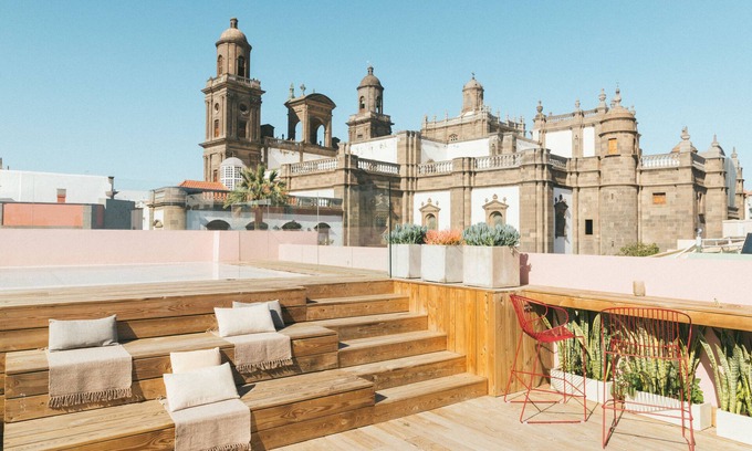 Vegueta Hotel | Emblematic VEINTIUNO: Adults Only Retreat with Pool & Spa