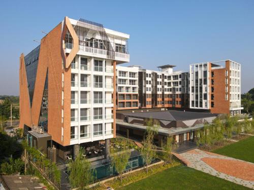 Nai Muang Hotel | Elegant VELA DHI Nakhon Phanom: 4-Star Stay with Pool & Hot Tub