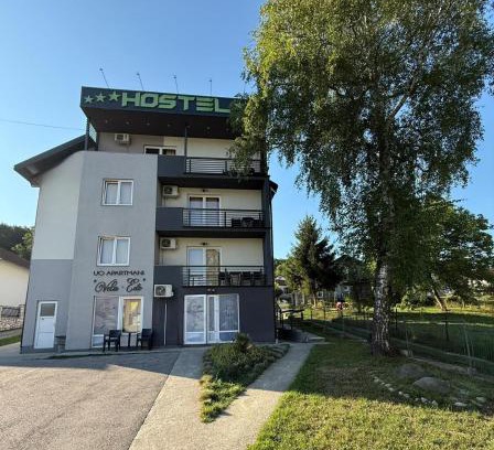 Zavidovici Apartment | Budget-Friendly Vela-edo: Family-Friendly with Breakfast