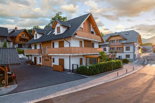 Bled Bed & Breakfast | Elegant Veldes B&B: Family-Friendly Comfort with Breakfast
