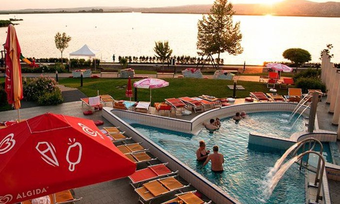 Velence Apartment | Relaxing Velence Spa Lake Apartman with Oceanfront Views
