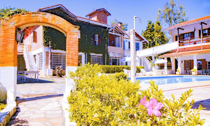 Sao Bento do Sapucai Hotel | Discover VELINN Pousada Cesar: Rated 9.4 with Pool & Dining