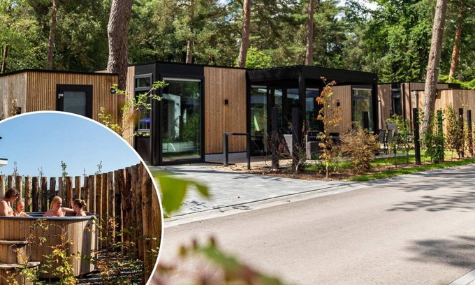 Garderen Ski Chalet | Relax at Veluwe Hoeve 4: Wellness Retreat with Hottub