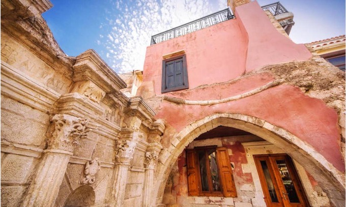 Old Town Rethymnon Apartment | Historic Venetian Mansion Near Rimondi Fountain Awaits You