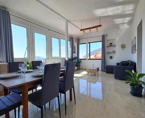 Agios Petros Apartment | Indulge in Comfort at Venetis Home - Guest Rated 10/10