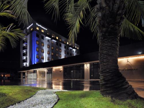 Shiroishi Hotel | Welcoming Venezian Hotel Shiroishi Zao with Breakfast & Accessibility