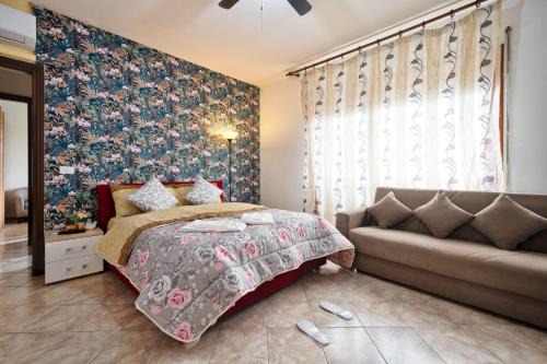 Marghera House | Cozy Holly Venice Apartment with Kitchen & Breakfast Included