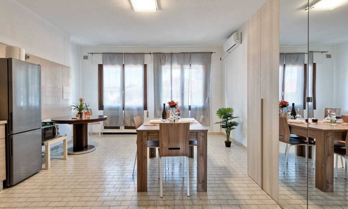 Mestre House | Venice Miramare Residence: Family-Friendly Retreat with Spa