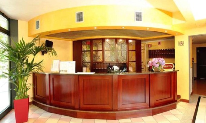 Mirano Hotel | Explore Venice Palace Hotel: Family-Friendly & Pet Welcoming