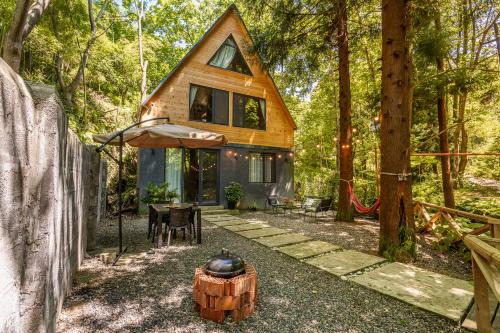Kobuleti House | Cozy VenoSea Tsikhisdziri Seaside Cottage for Families