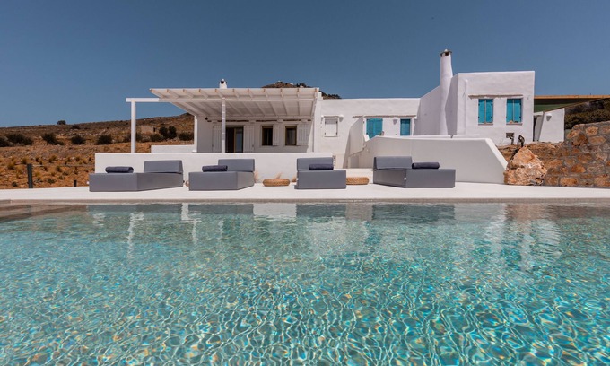 Marpissa Villa | Top-Rated Ventu Paros Villa with Oceanfront Pool & Breakfast