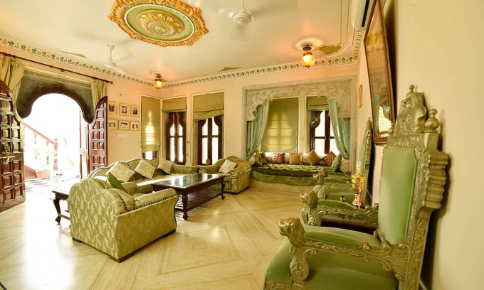Udaipur City Centre Bed & Breakfast | Discover Venus Heritage: Family-Friendly Bliss Awaits