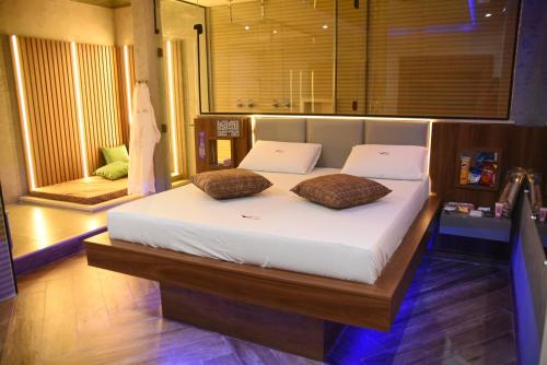 Acreuna Hotel | Experience Venus Prime: Pet-Friendly & Family-Safe Stay