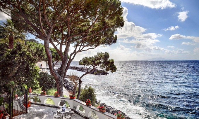 Massa Lubrense House | Discover Vera and the Vervece: Sea View & Relaxation Awaits