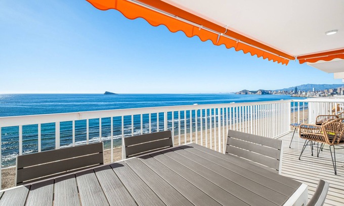 Benidorm Apartment | Elegant Veracruz 10-C Deluxe Apartment Near Levante Beach