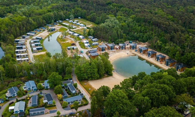Belfeld House | Experience Veranda 6: Pool, Spa & Lake View Retreat