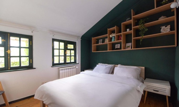 Avlabari Apartment | Guest Rated: 9.8 at Veranda House with Family Amenities