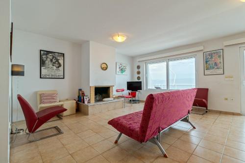 Kiveri Apartment | Oceanfront Escape at Veranda on the Aegean Near Nafplio