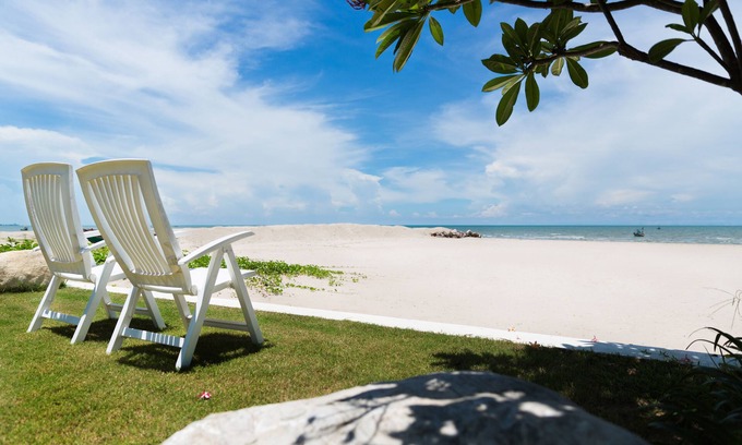 Puk Tian Resort | Beachfront Bliss at Verano Beach Villa - Family Friendly!