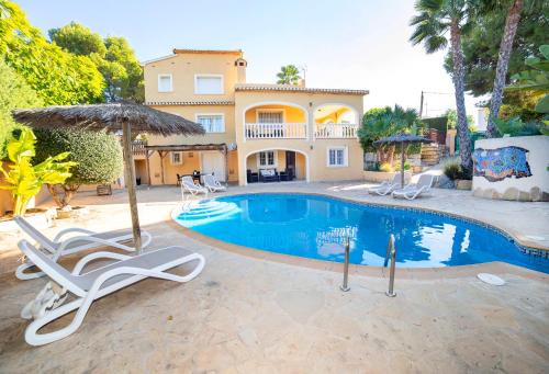 Casas de Torrat Villa | Pet-Friendly Verano Hotel with Pool and Hot Tub Access