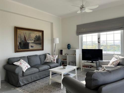 Chania Apartment | Oceanfront Verano Retreat: Perfect for Families & Top Rated