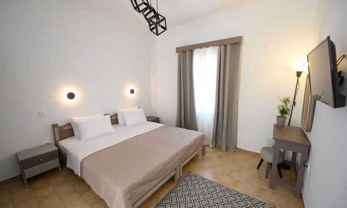 Panormos Apartment | Guest Rated: 10/10 Verano V4 - Steps from the Beach