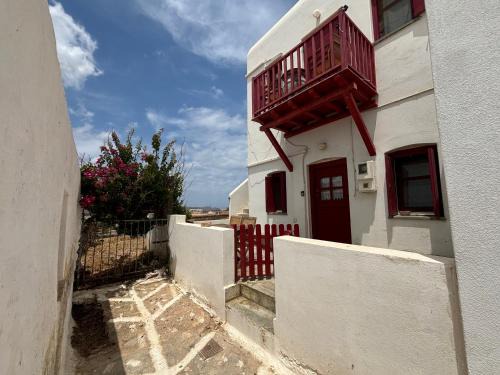 Kithnos House | Oceanfront Family Retreat at Verantaki with Pet-Friendly Amenities