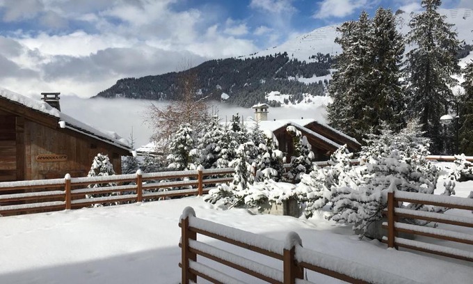 Verbier Apartment | Discover Verbier Medran: 4-Star Retreat with Hot Tub & Breakfast