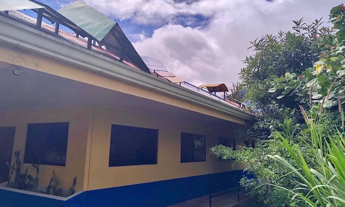 Bajos del Toro House | Riverview Arthouse Retreat - Steps from Beautiful Cataratas!