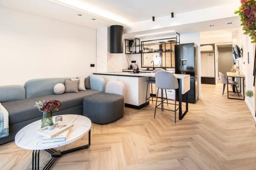 Alexandroupoli Apartment | Exceptional Family Retreat at VERDANT by Cozy Stories