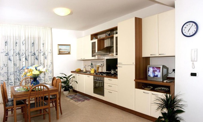 Tortoreto Apartment | Cozy Verde Mare: Family-Friendly Getaway by the Ocean