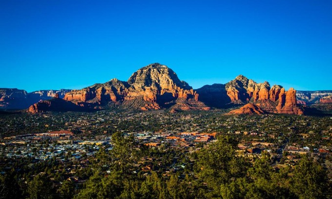Cherry Resort | Cozy Verde Valley Lawn Cottage 10: Pet-Friendly Retreat