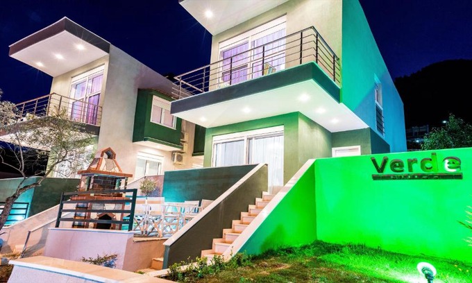 Chrisi Akti House | Inviting Verde Villas: Child-Friendly Retreat with 9.3 Rating