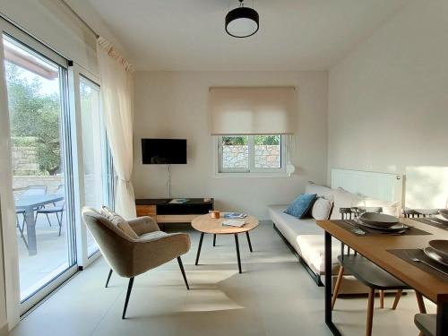 Diasella Apartment | Child-Friendly Verga's Maison: Rated 10/10 by Guests