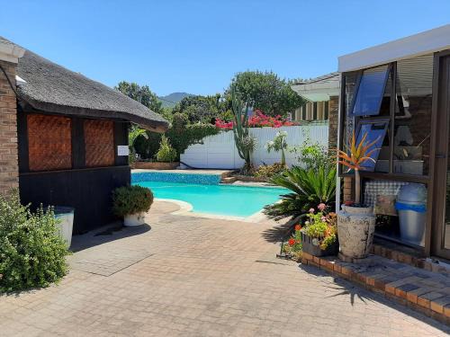 Panorama Apartment | Discover Vergenoegd: Family-Friendly Retreat with Pool