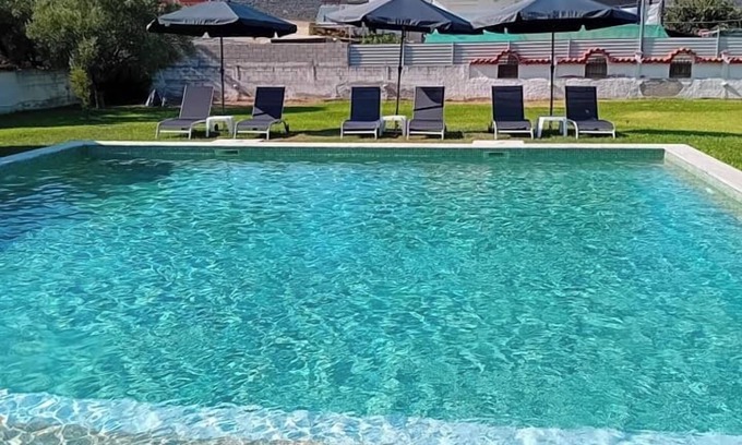 Sarti Apartment | Vergina Pension: Family-Friendly Retreat with Pool & Breakfast