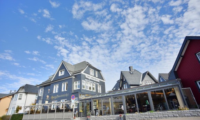 Oberhof Hotel | Haus Vergissmeinnicht: Pet-Friendly Stay with Breakfast
