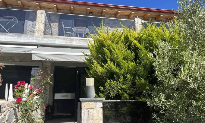 Haniotis Apartment | Ocean View Vero Resort Townhouse in Hanioti