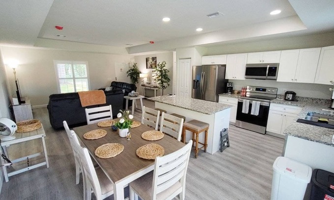 Florida Ridge House | Vero's Cove: Exceptional Oceanfront Getaway with Pool & Spa