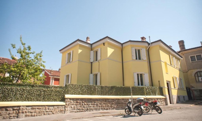 Barriera Vecchia-San Giacomo Apartment | Experience Veronese 4: Pet & Child Friendly Retreat
