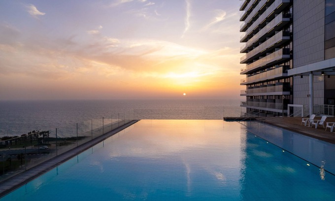 Netanya Hotel | Relax at Vert Lagoon Netanya with Pool & Spa Amenities
