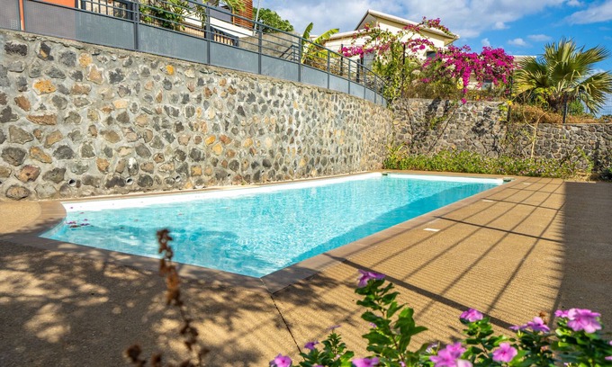 La Saline Les Bains Apartment | Vert Saline: Top-Rated T2 with Pool and Family-Friendly Perks